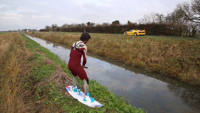 Jorge Gill tracté par une Ferrari F50