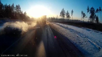 Car crash compilation #143 / Compilation d'accident de voiture n°143 + Bonus