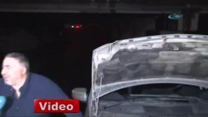 Aracı Sulara Gömülünce Gülme Krizine Girdi