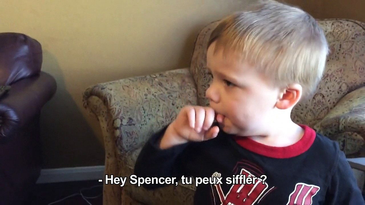 C'est impossible de siffler pour cet enfant