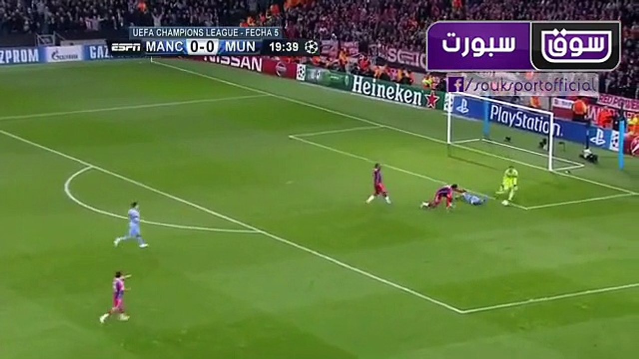 لحظة طرد المهدي بنعطية ضد مانشستر سيتي، أول طرد للاعب في مشواره الإحترافي
