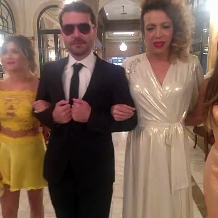 Pedro entrando a Personajes Gente 2014 vine chato Prada