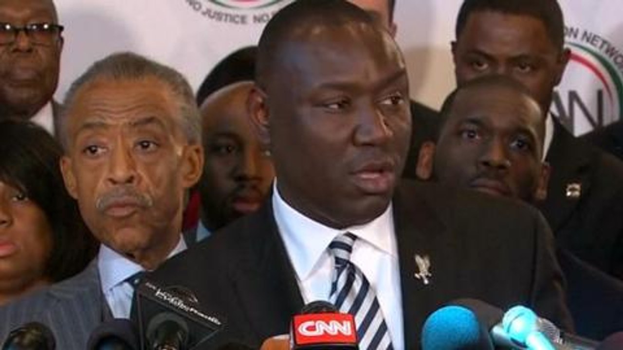 Arrests follow violence in Ferguson