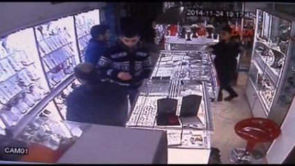 Hırsızlık Anı Güvenlik Kamerasında