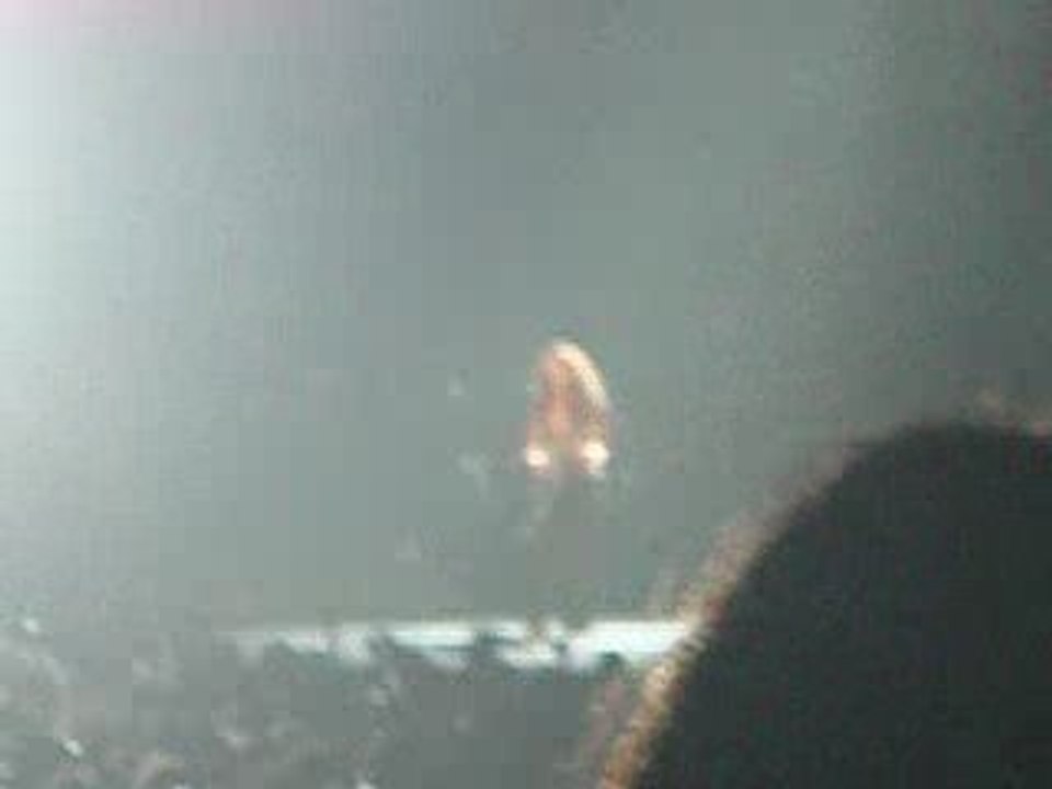 SHAKIRA "INEVITABLE" PARIS 16/02/07