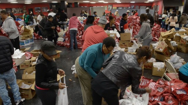 Residents mourn Marion Barry at his annual turkey giveaway