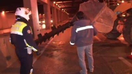 Ehliyetsiz Kamyon Sürücüsü Faciaya Davetiye Çıkardı