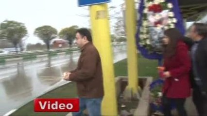 Liseli Kızların Ölüm Yolu Çiçeklerle Bezendi