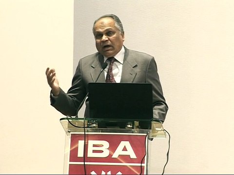 Mr. Shoaib Ahmed Siddiqui Commissioner Karachi on PGD Program by IBA Karachi - November 2014 1