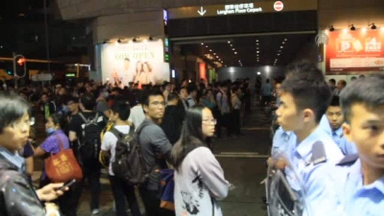 100 Protestocu Tutuklandı - Hong