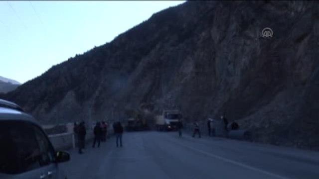 Artvin-Erzurum Karayolu Ulaşıma Kapandı