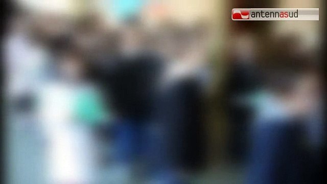 TG 25.11.14 Bambino di 7 anni picchiato da tre bulli a scuola a Mola di Bari