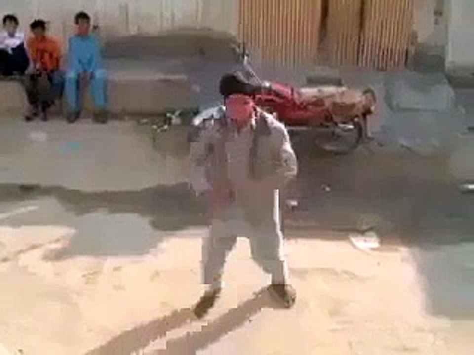 Little Pakistani Dancing like Micheal Jackson