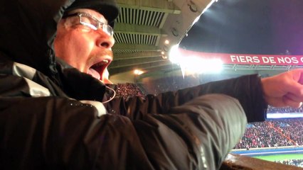 Supporter du PSG filme son voisin fou