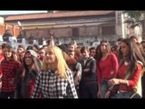 Aversa (CE) - Giornata contro la violenza sulle donne, flash mob in piazza (25.11.14)