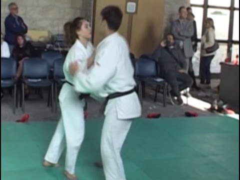 Napoli - Violenza sulle donne, la rete 'Cara' e l'autodifesa (25.11.14)