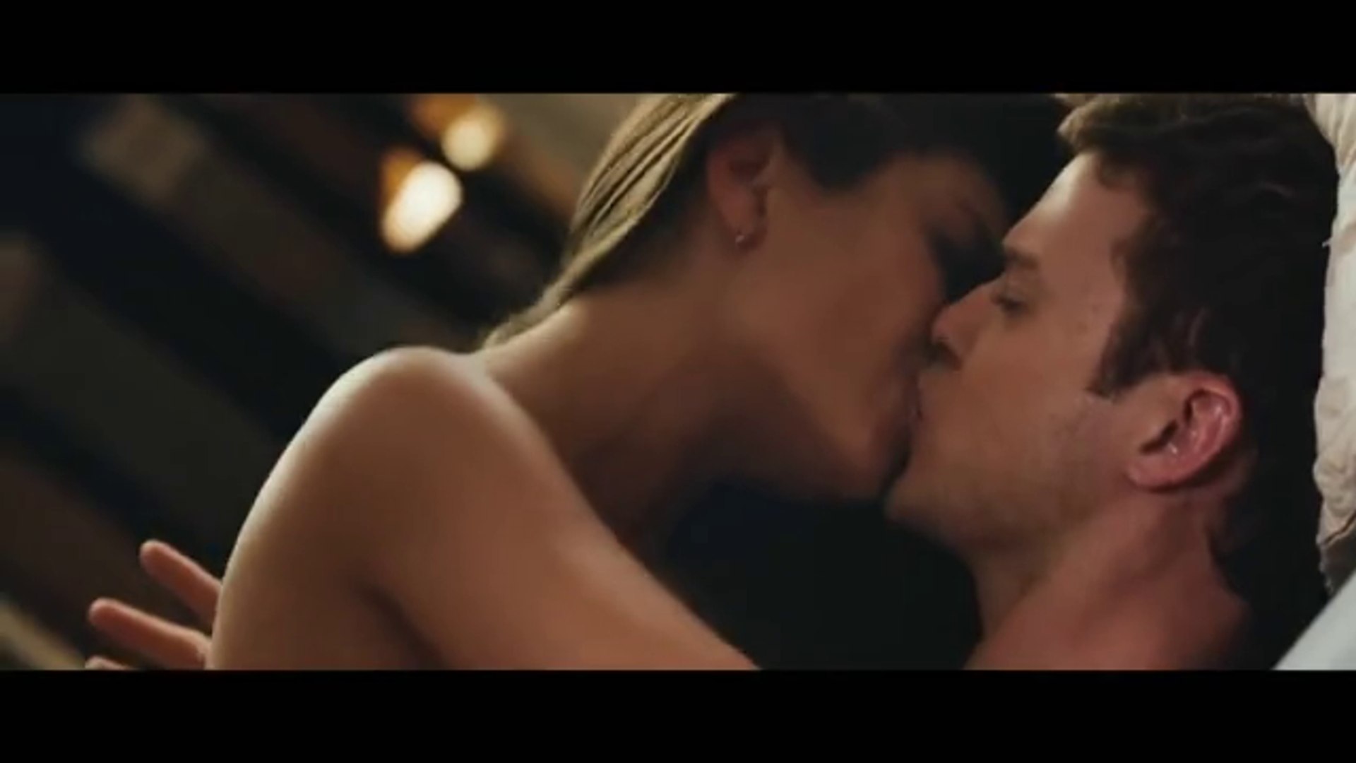 FRIENDS WITH BENEFITS - Trailer 