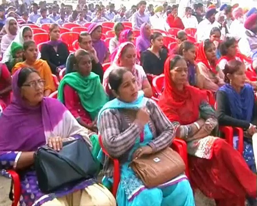 Moga NRI donates self employment tools to Villagers