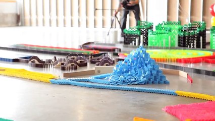 25,000 Domino Taşı Devrilirse