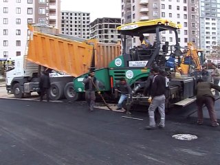 KARASU CADDESİ'NDE ASFALT ÇALIŞMASI