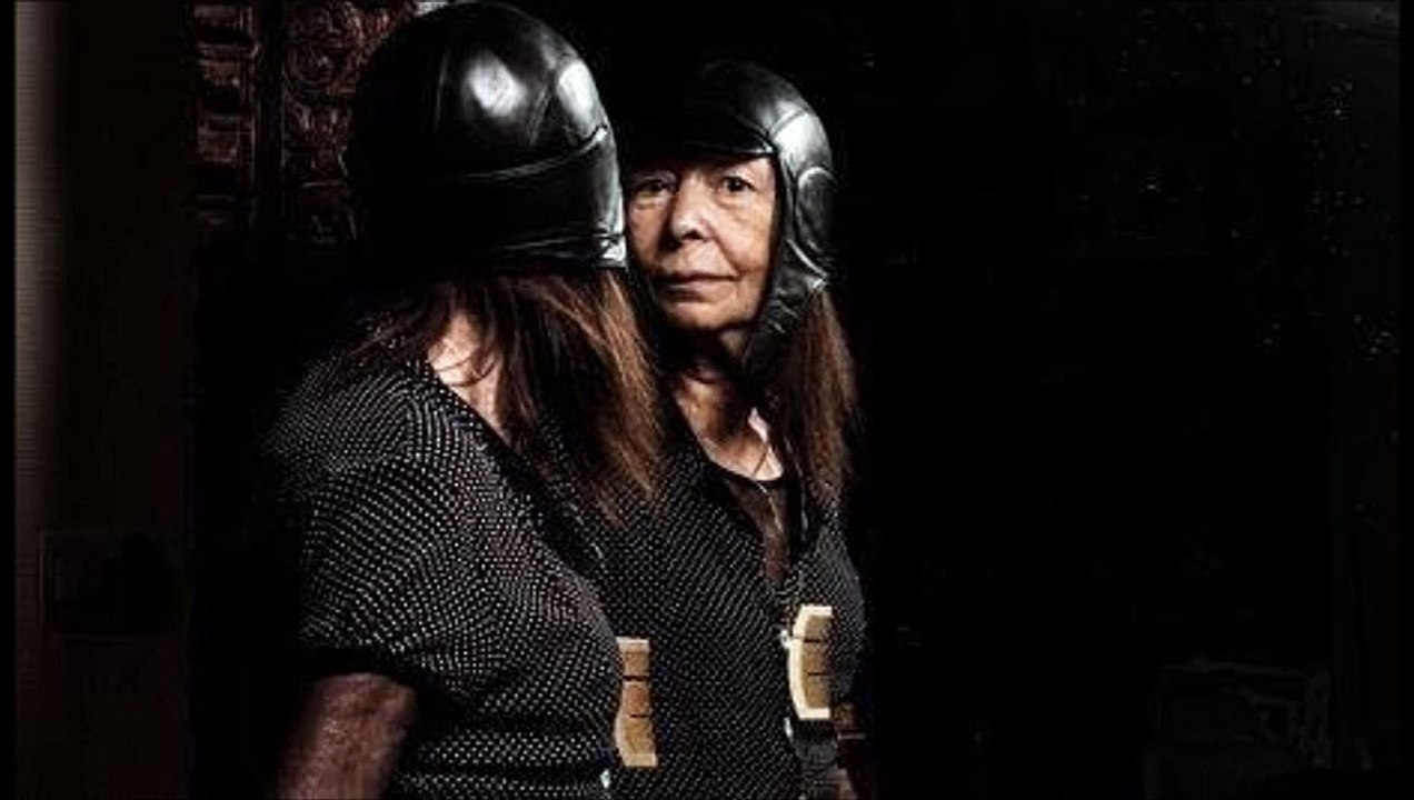 Brigitte Fontaine - Interview "Un autre jour est possible" 13-11-2014