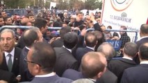 Davutoğlu, Suruç'taki Suriyeli Kürtler'in Kaldığı Kampı Ziyaret Etti
