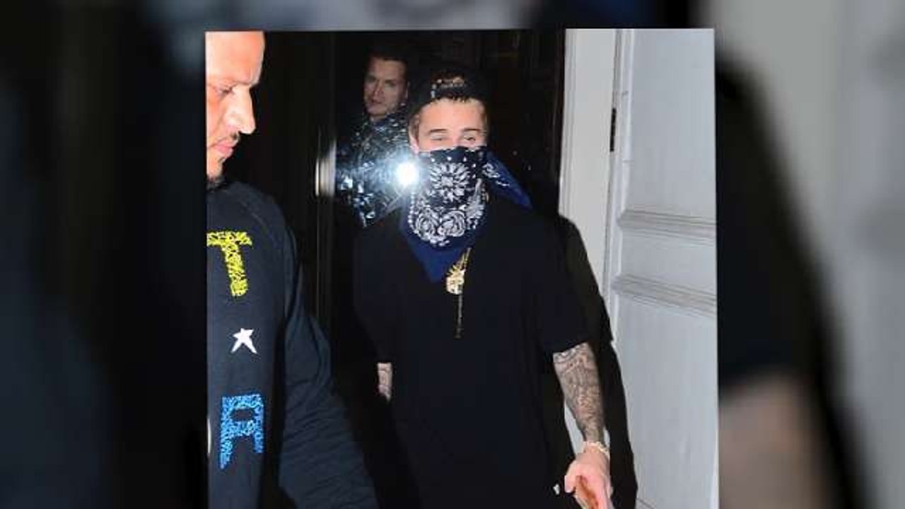 Justin Bieber Tries to Go Incognito