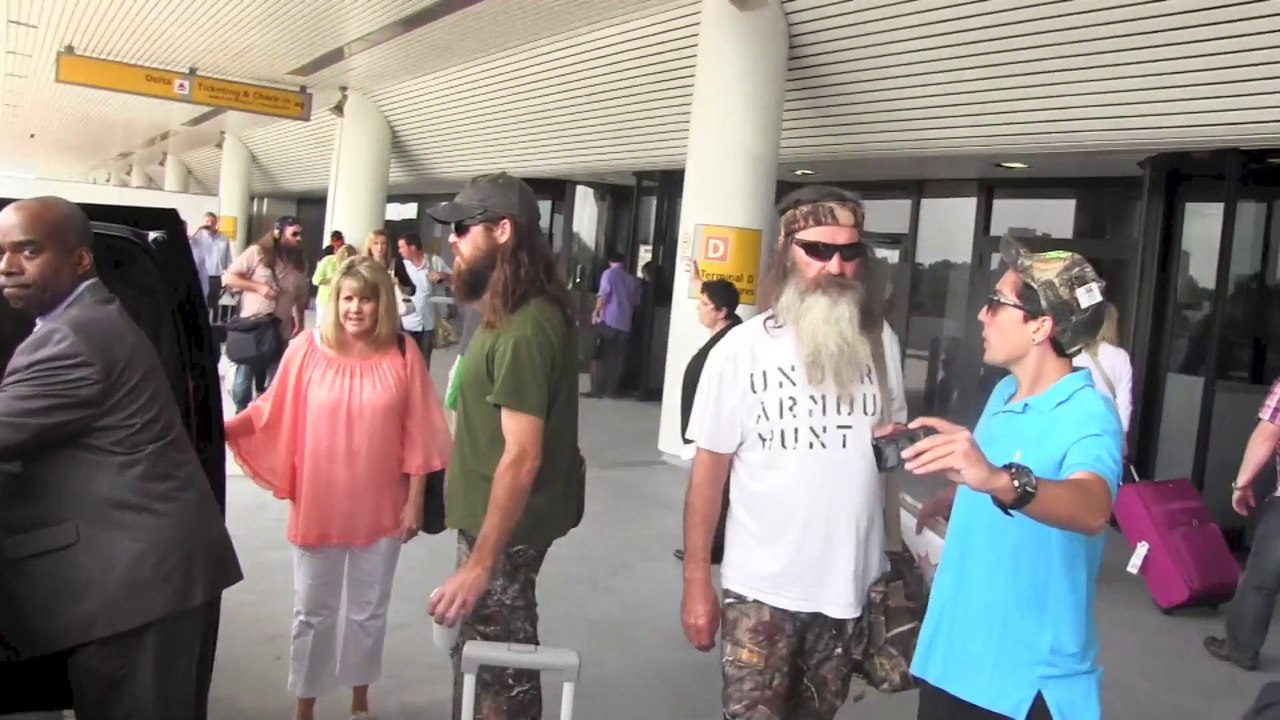 Duck Dynasty ride in Escalades at NY Airport
