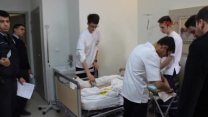 Tavşanlı Öğrencilerin Dövdüğü Öğretmenin Bacağı Kırıldı