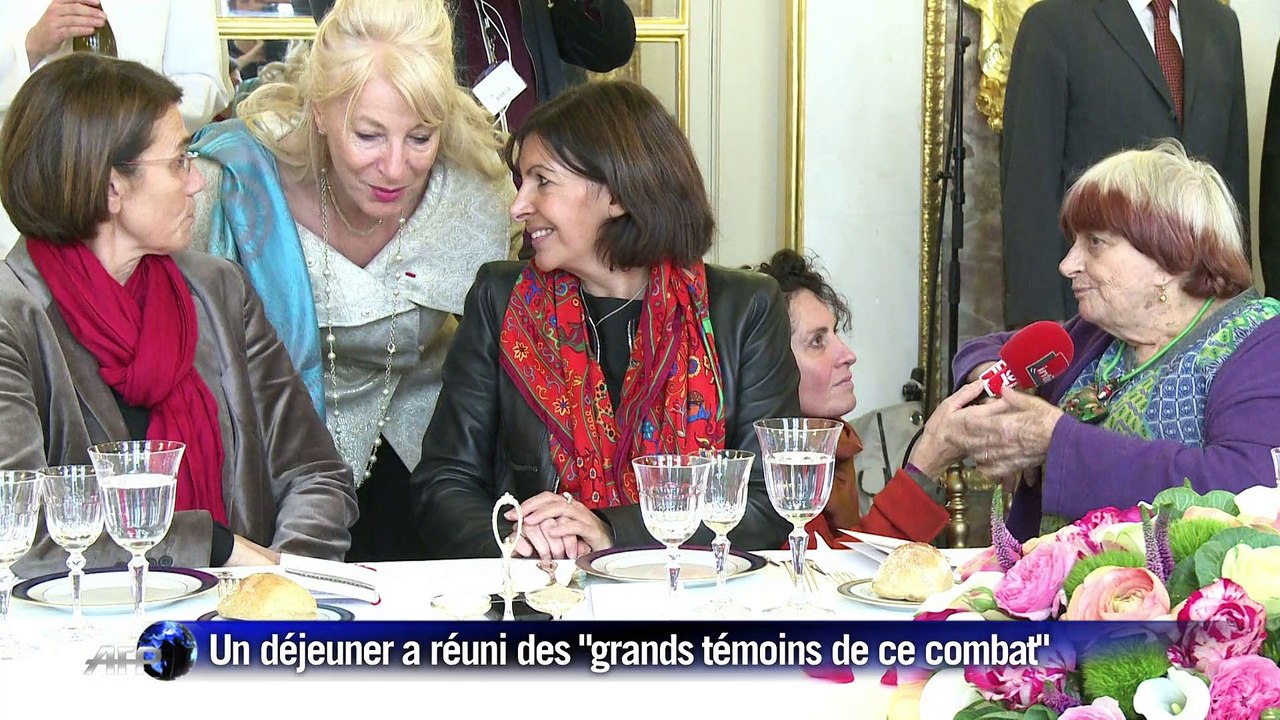 IVG : les signataires du manifeste des 343 rendent hommage à Simone Veil