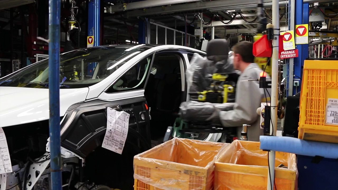 Futur crossover Renault Espace à l'usine Renault Douai