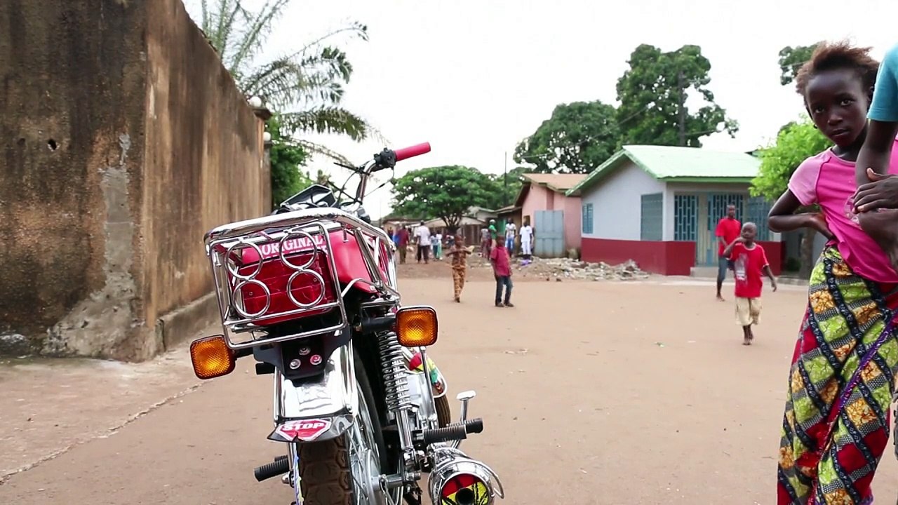 Ebola legt Bildung in Guinea lahm