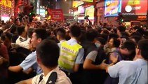 Disturbios en Hong Kong tras el desalojo del principal asentamiento de la protesta