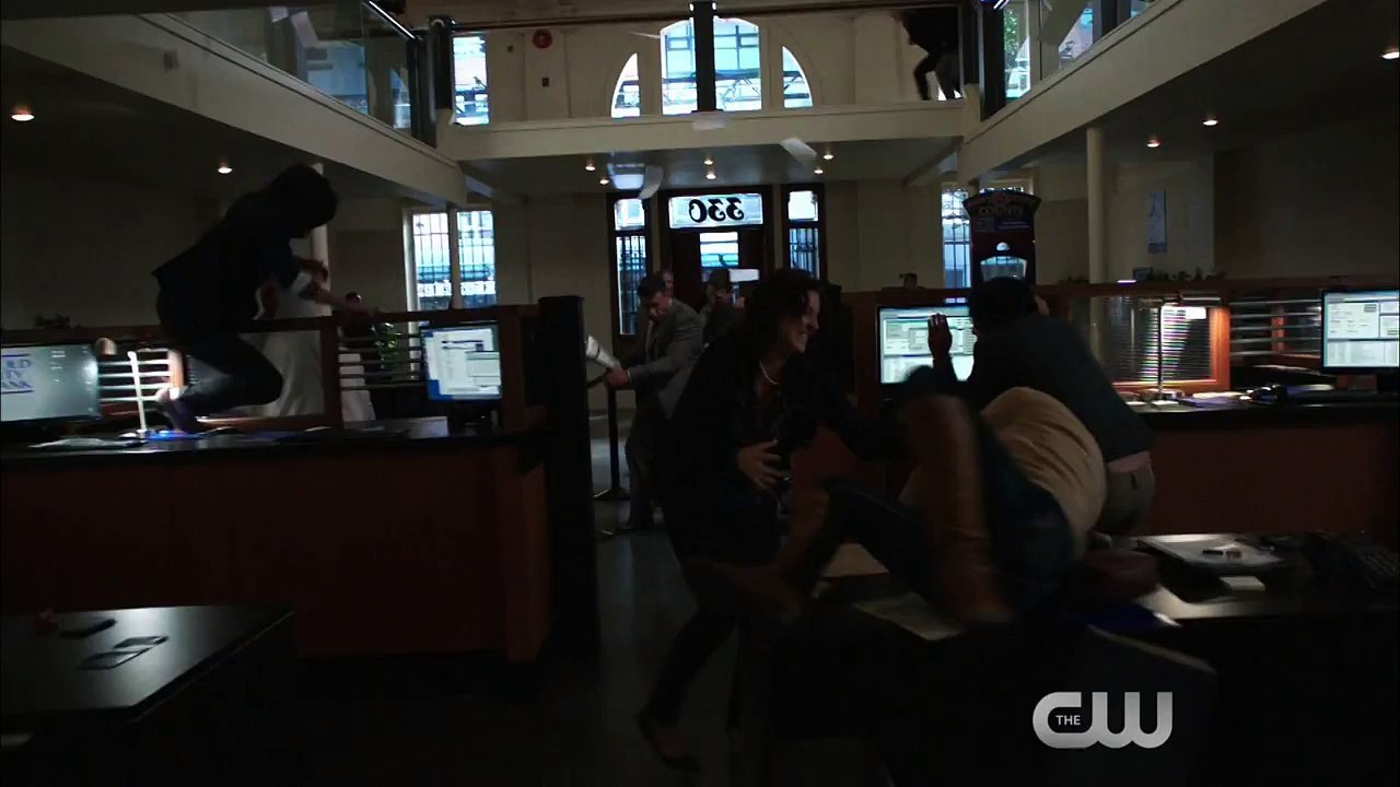 Flash vs. Arrow (HD) Flash Arrow Crossover Event