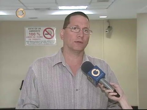 Gobierno revisa precios de boletos aéreos