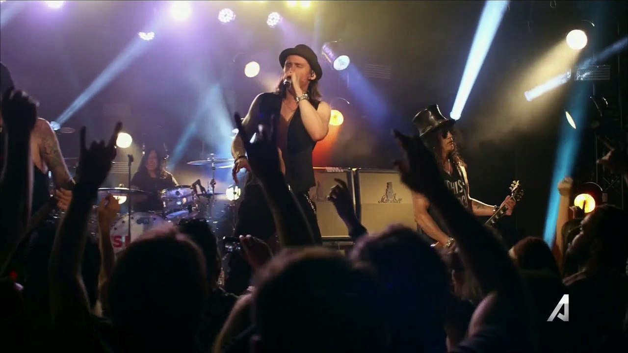 Slash ft. Myles Kennedy & The Conspirators - Paradise City (Live from The Roxy 2014)