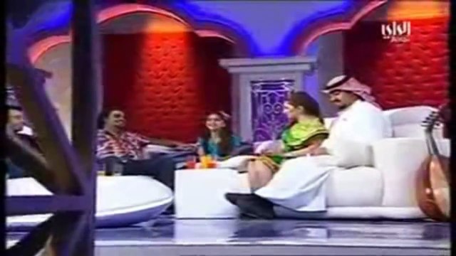 Cute Arab Girl Sings Bollywood Song