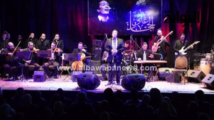 علي الحجار يغني " ماتمنعوش الصادقين "  في ساقية عبد المنعم الصاوي