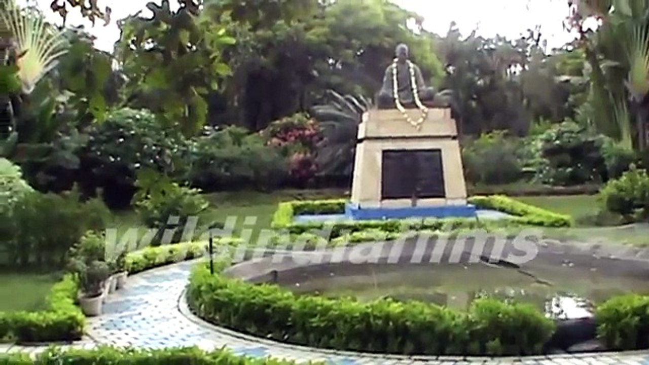 The great Legend of India Ishwar Chandra Vidyasagar (Statue) by wildindiafilms