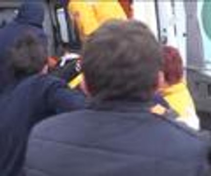 Öğretmen servisi otobüsle çarpıştı