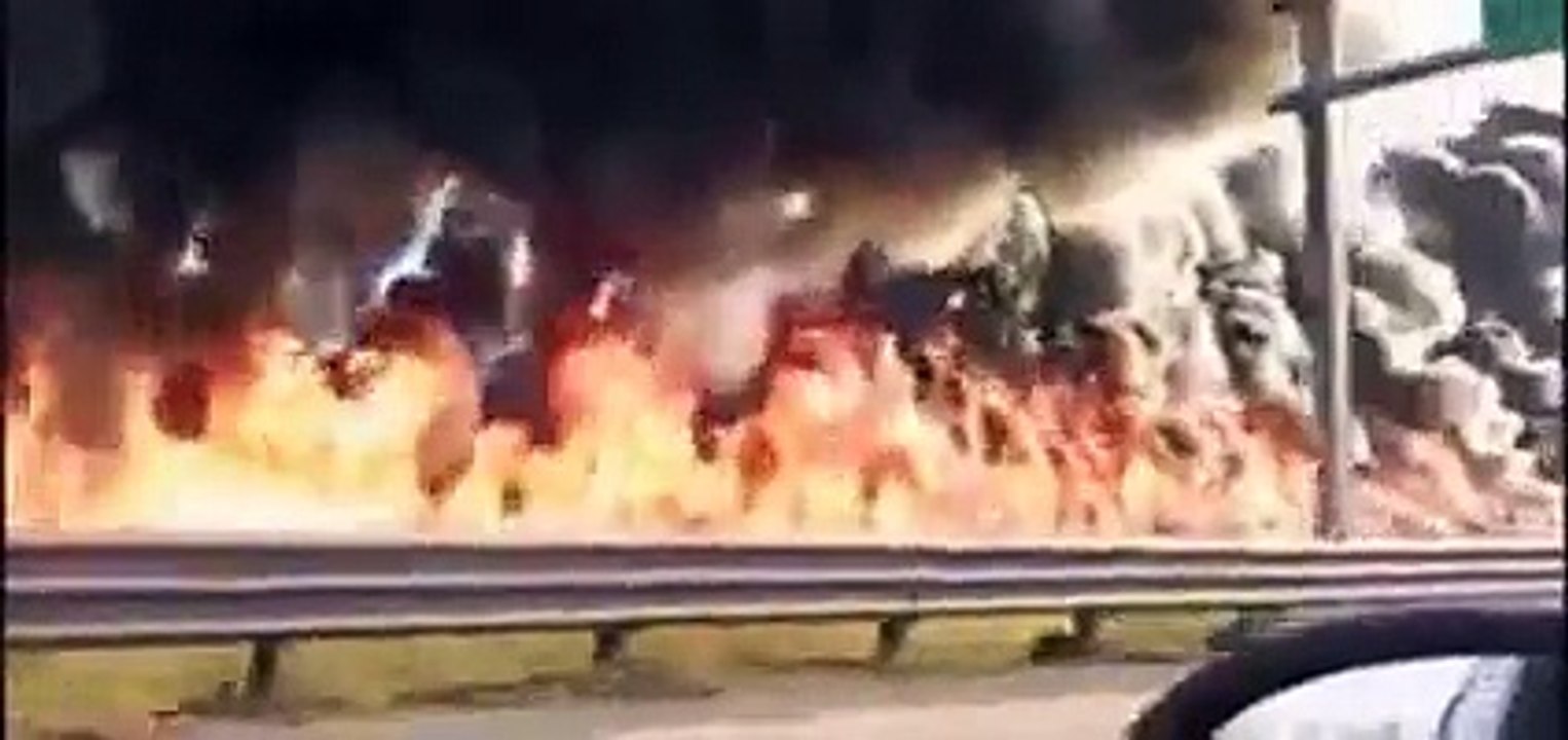 Explosion d'un camion citerne