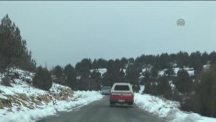 Erdemli'de Çoban ve Koyunların Karla İmtihanı