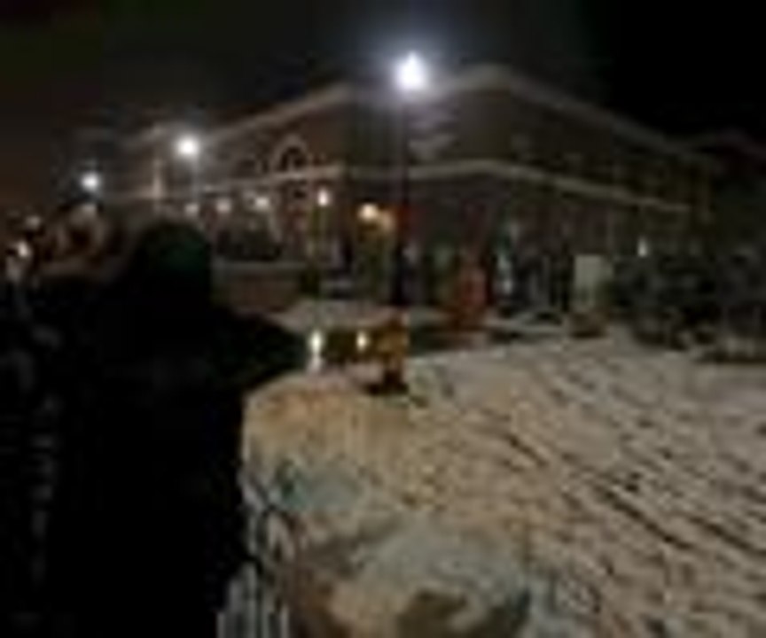 Ferguson'da polis merkezi önünde protesto