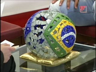 Luis Fabiano reçoit le Samba d'Or 2009 à Séville