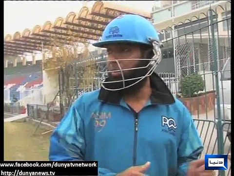 Dunya News - Cricket players observe a minute silence to pay respect to Phillip Hudges