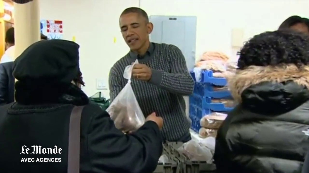 Les Obama distribuent de la nourriture à Washington