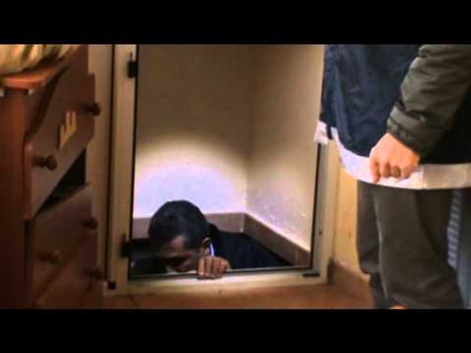 Torre Annununziata (NA) - L'arresto di Valentino Gionta jr - il covo  (27.11.14)