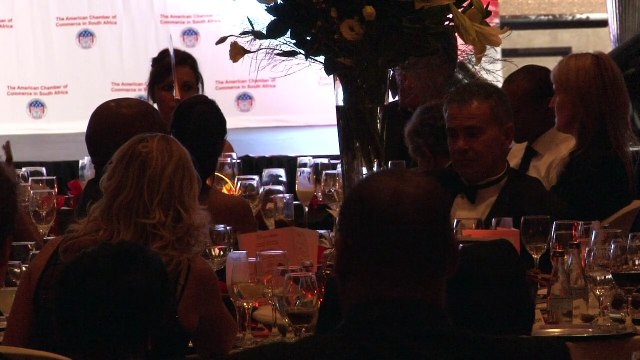 Desmond Tutu discursa pelo Dia de Ação de Graças