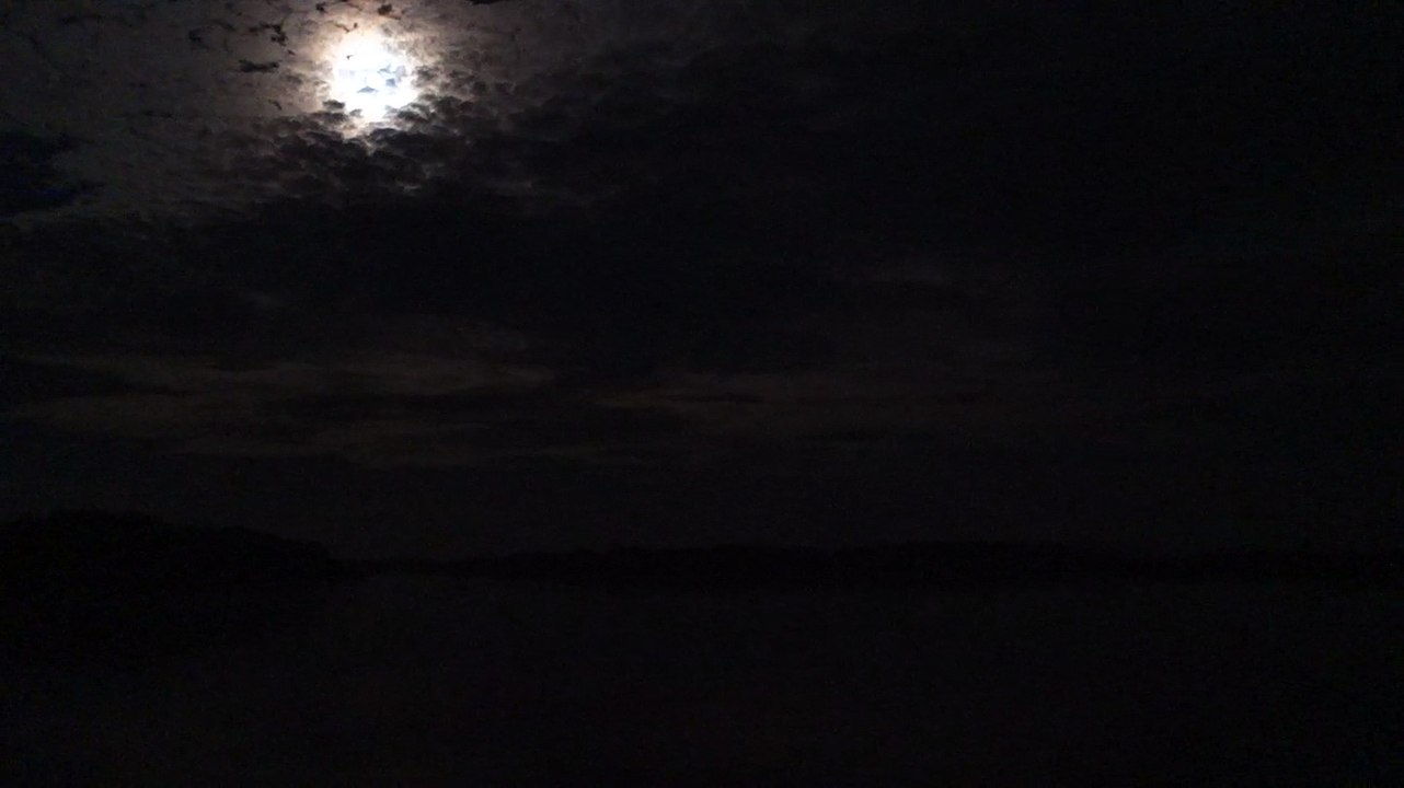 Perou- Amazonie: Bateau de la mort...tentative pour nous sauver