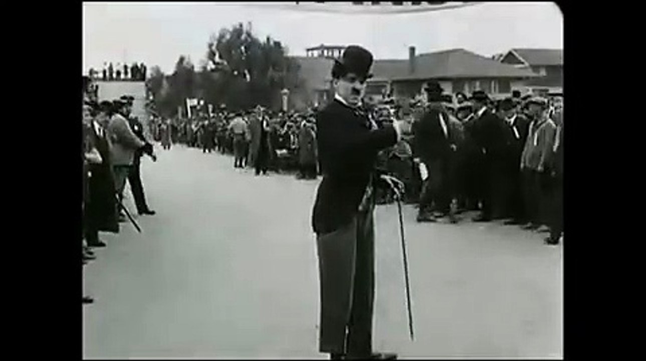 Charlie Chaplin dans "Charlot est content de lui"